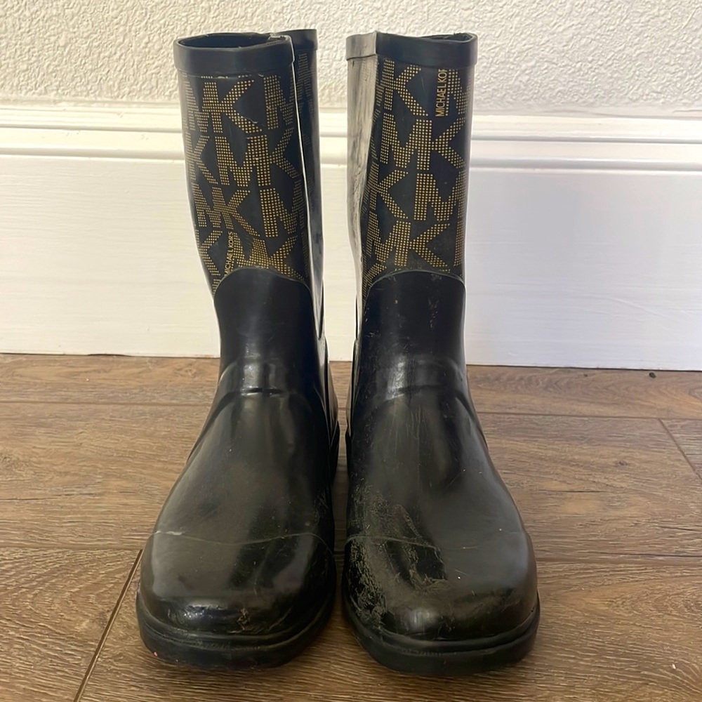 Micheal Kors Daisy Logo Boots